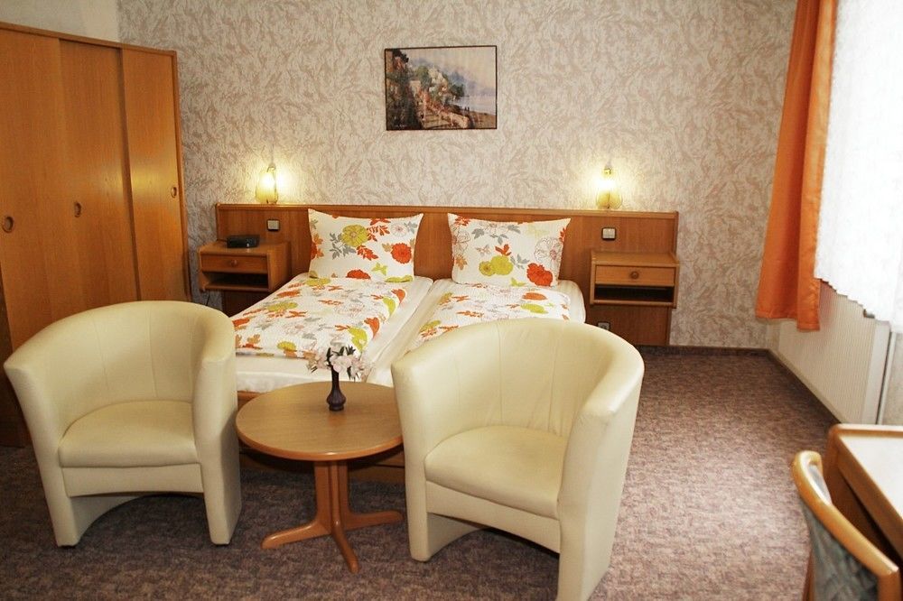 Hotel Pension Am Kurmittelhaus Бад-Грунд Экстерьер фото