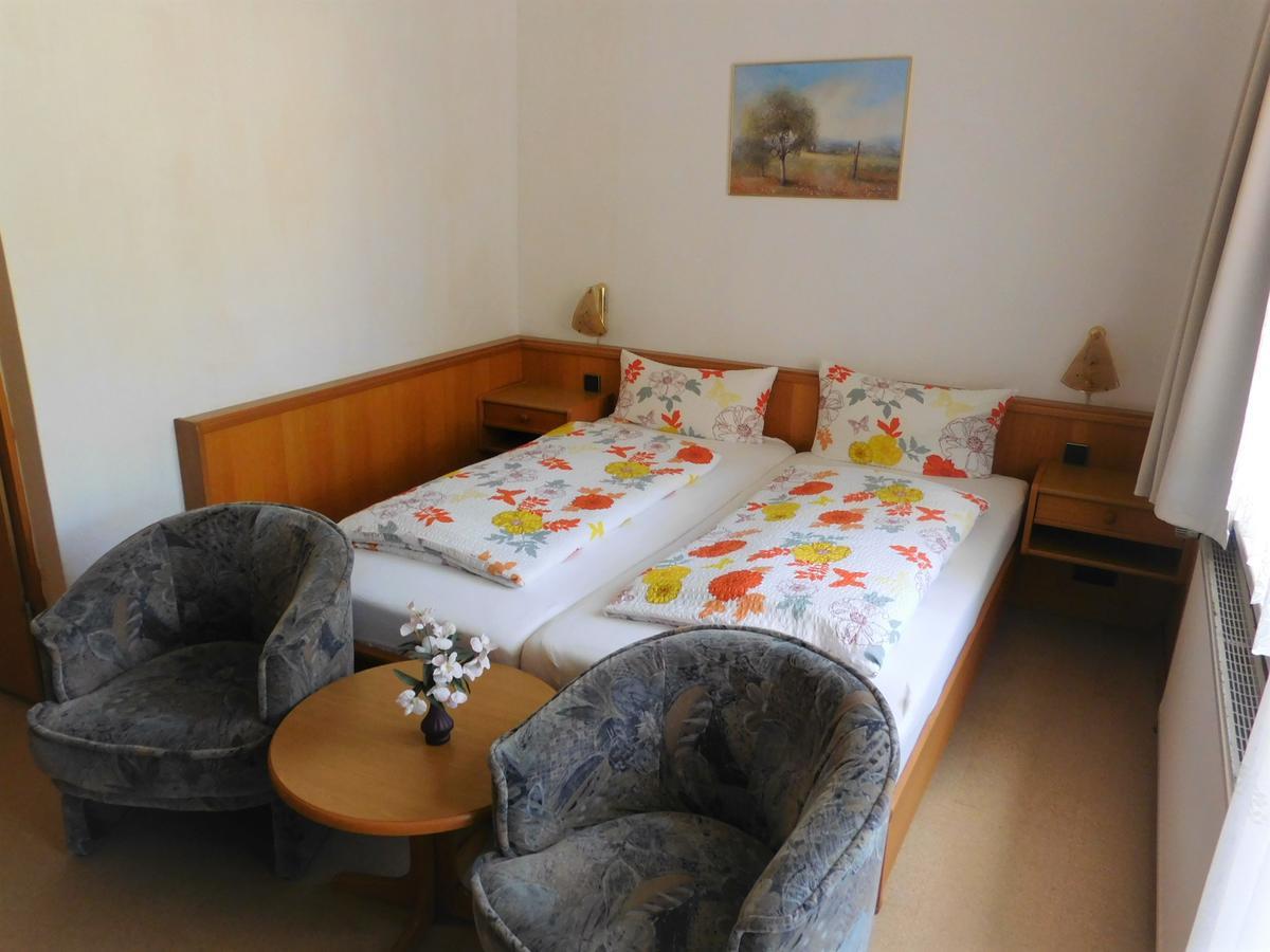 Hotel Pension Am Kurmittelhaus Бад-Грунд Экстерьер фото