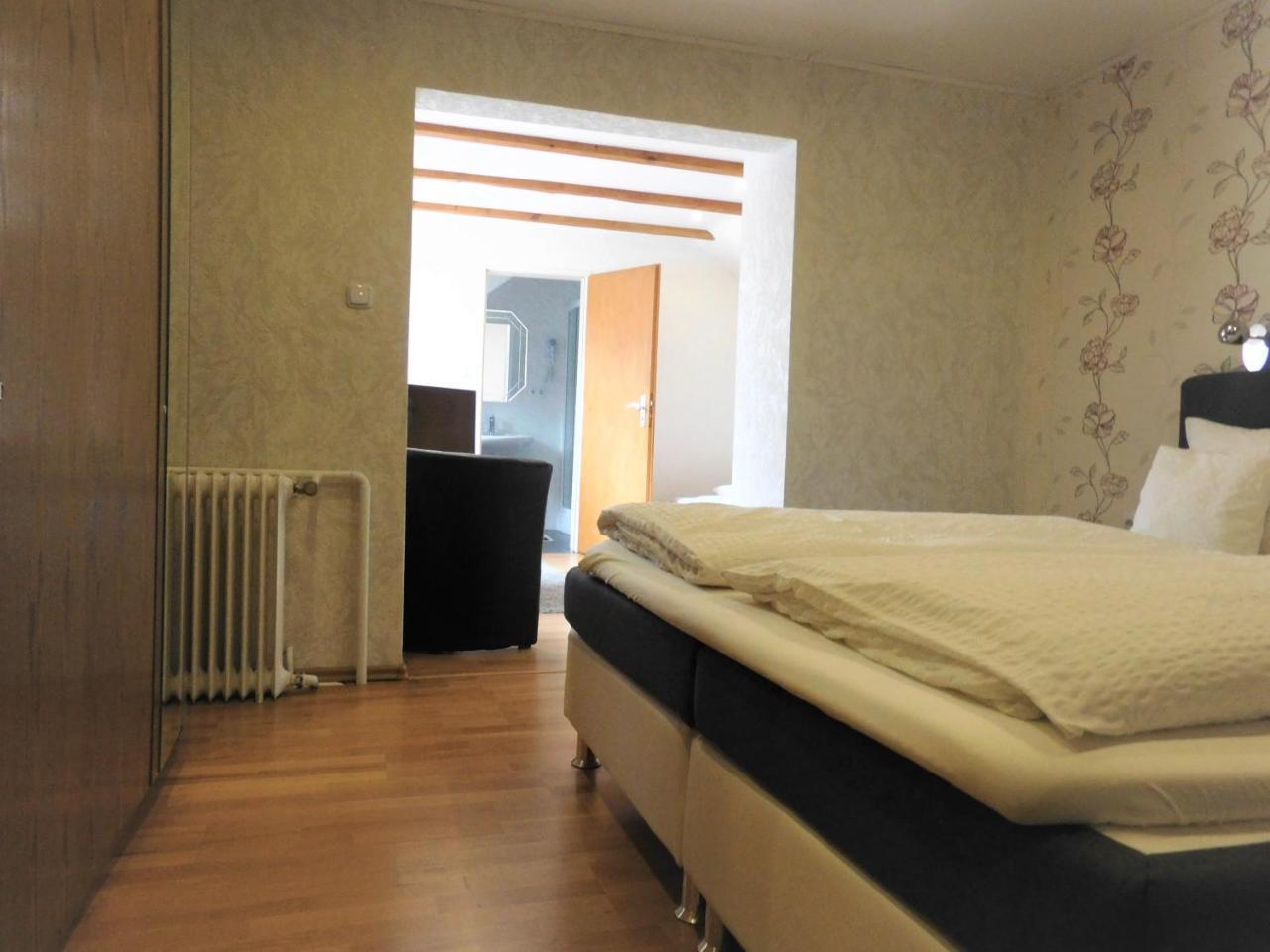 Hotel Pension Am Kurmittelhaus Бад-Грунд Экстерьер фото